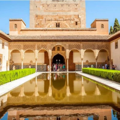 Alhambra y Palacios Nazaríes: ticket de acceso rápido